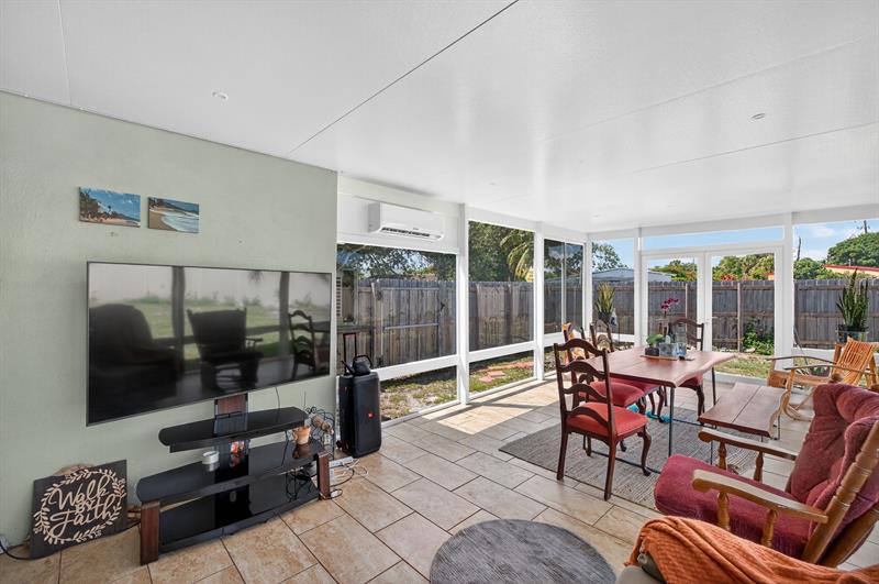 Image 33 of 58 For 300 25th Ave