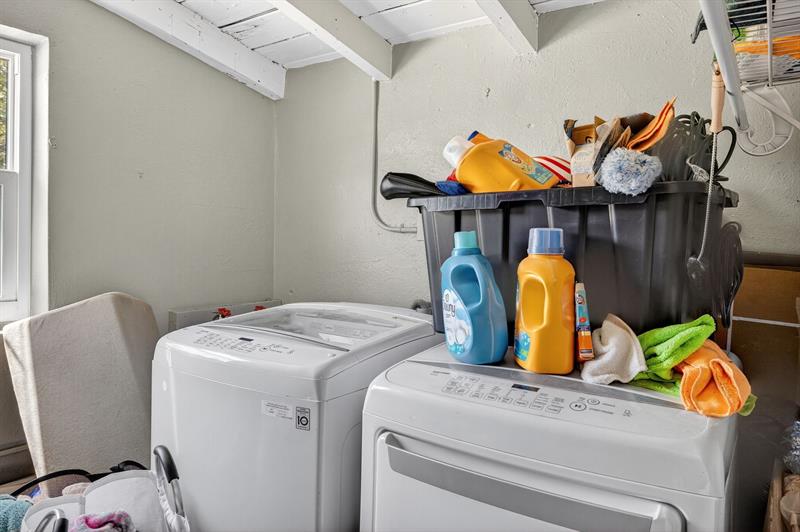 Image 38 of 58 For 300 25th Ave