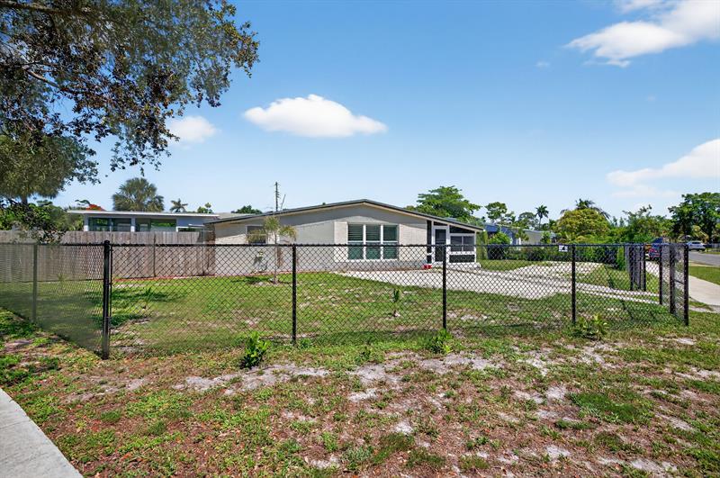 Image 4 of 58 For 300 25th Ave