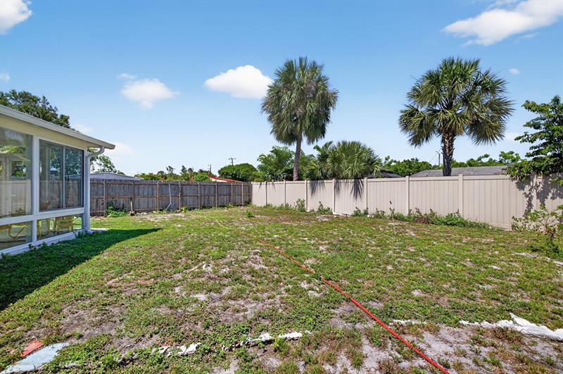 Image 43 of 58 For 300 25th Ave