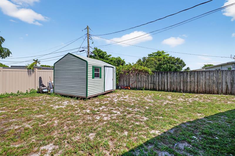 Image 44 of 58 For 300 25th Ave