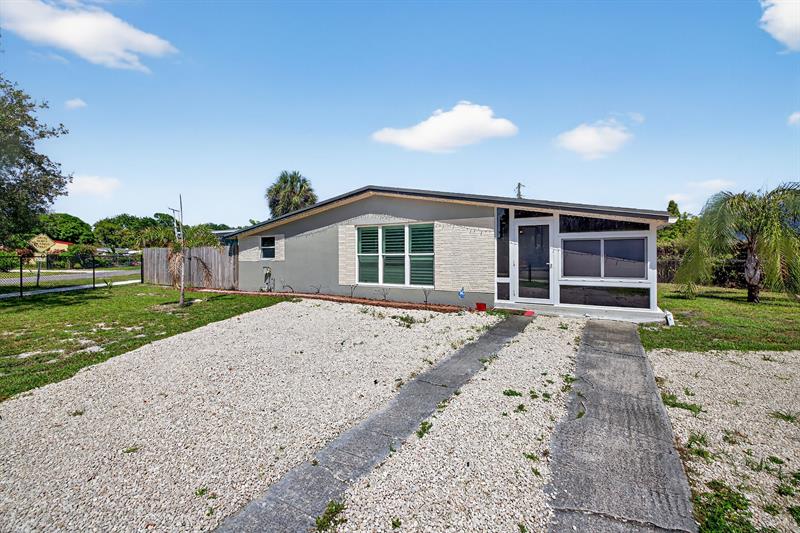 Image 5 of 58 For 300 25th Ave