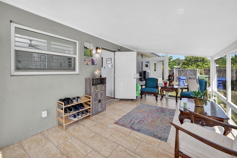 Image 7 of 58 For 300 25th Ave