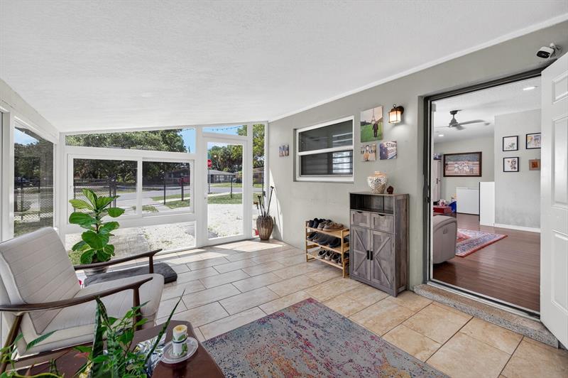 Image 8 of 58 For 300 25th Ave