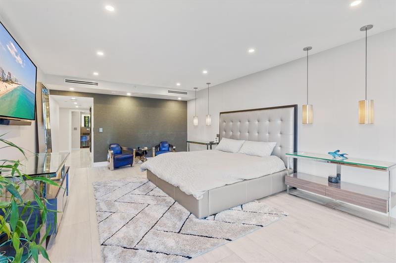 Image 16 of 58 For 3100 Ocean Boulevard  105n