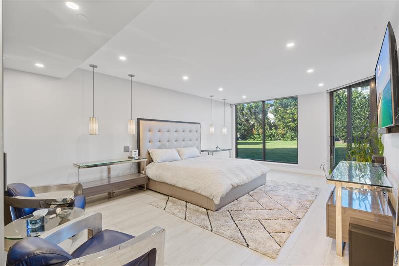 Image 17 of 58 For 3100 Ocean Boulevard  105n