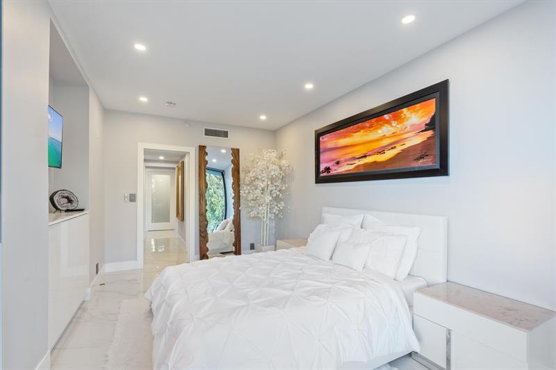 Image 22 of 58 For 3100 Ocean Boulevard  105n