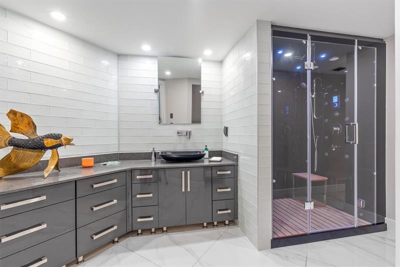 Image 30 of 58 For 3100 Ocean Boulevard  105n