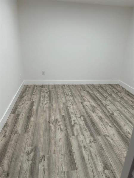 Image 15 of 17 For 3610 56th Ave  226