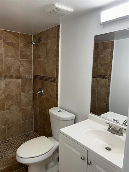 Image 16 of 17 For 3610 56th Ave  226