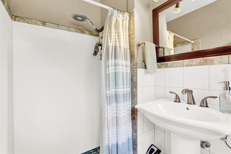 Image 22 of 49 For 3159 Riddle Rd