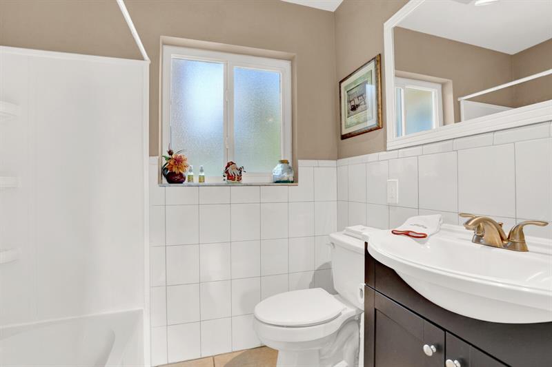 Image 25 of 49 For 3159 Riddle Rd