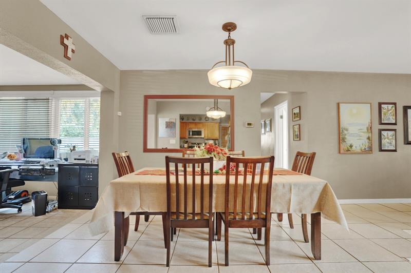 Image 8 of 49 For 3159 Riddle Rd