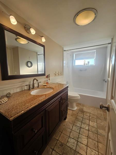 Image 5 of 45 For 1536 15th Court 604