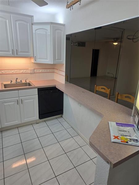 Image 15 of 29 For 259 Cypress Rd  509