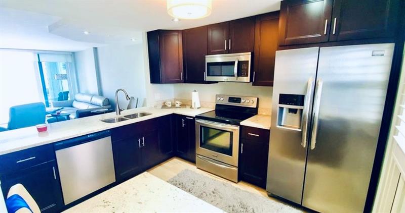 Image 10 of 26 For 2200 33rd Ave 8g