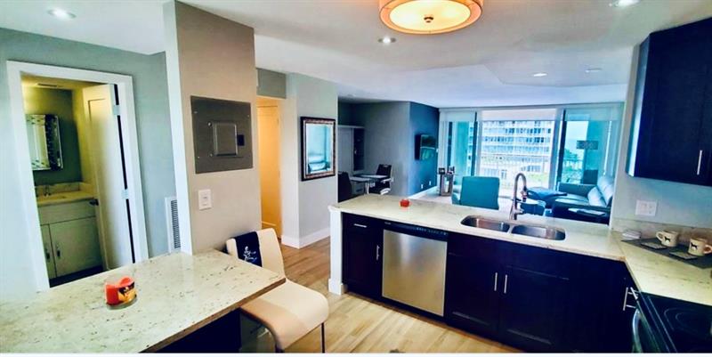 Image 19 of 26 For 2200 33rd Ave 8g