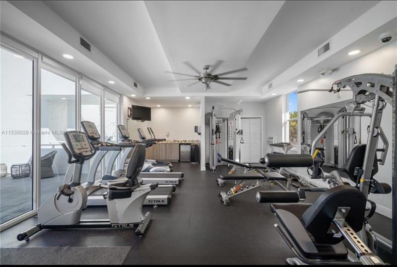 Image 8 of 26 For 2200 33rd Ave 8g