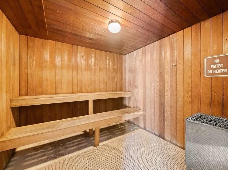 Image 9 of 26 For 2200 33rd Ave 8g