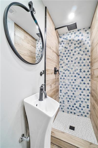 Image 10 of 27 For 520 Ocean Blvd  2