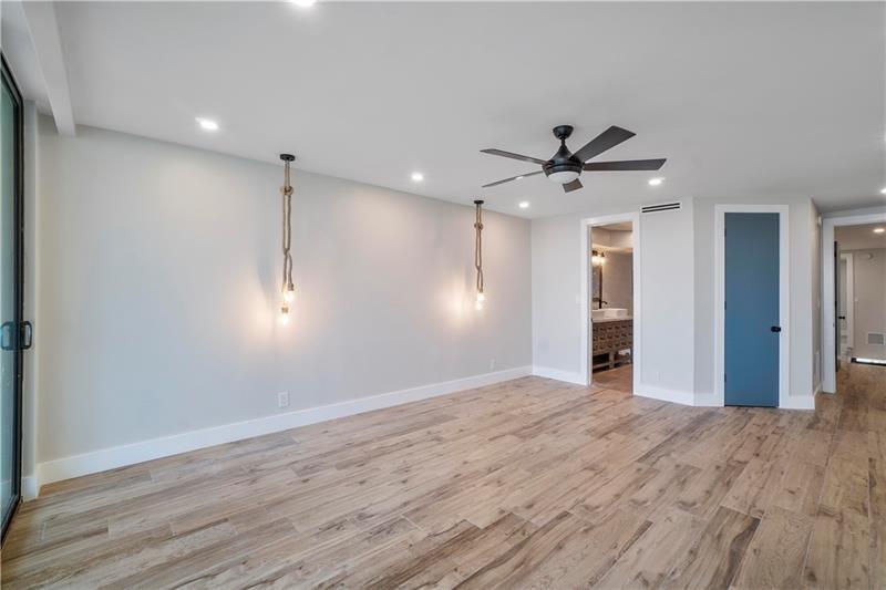 Image 13 of 27 For 520 Ocean Blvd  2