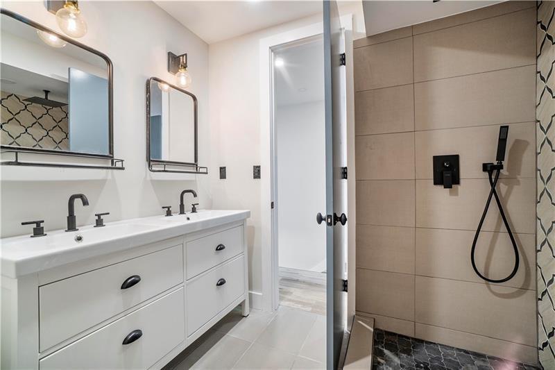 Image 14 of 27 For 520 Ocean Blvd  2