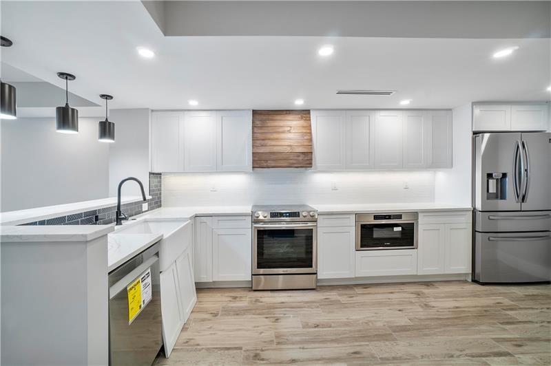 Image 6 of 27 For 520 Ocean Blvd  2