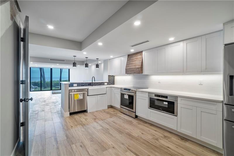 Image 7 of 27 For 520 Ocean Blvd  2