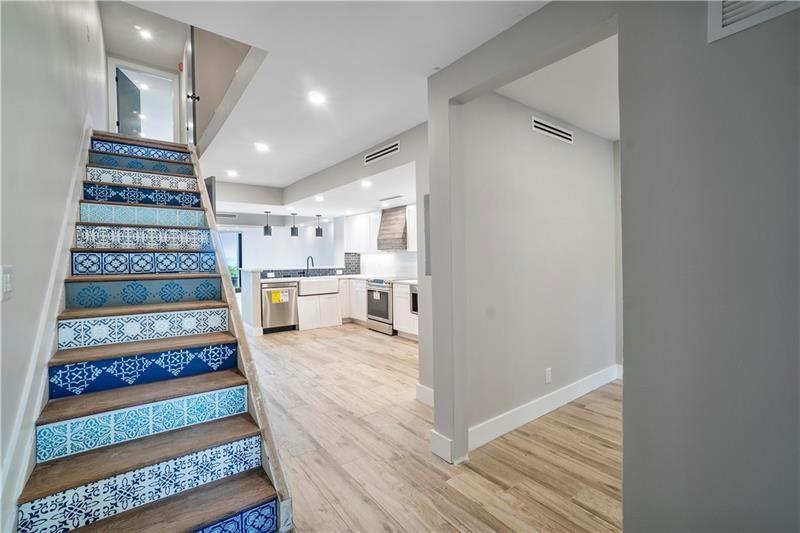 Image 9 of 27 For 520 Ocean Blvd  2