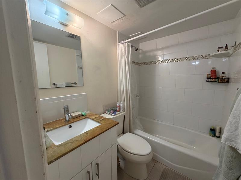 Image 16 of 18 For 7173 Orange Drive  110b