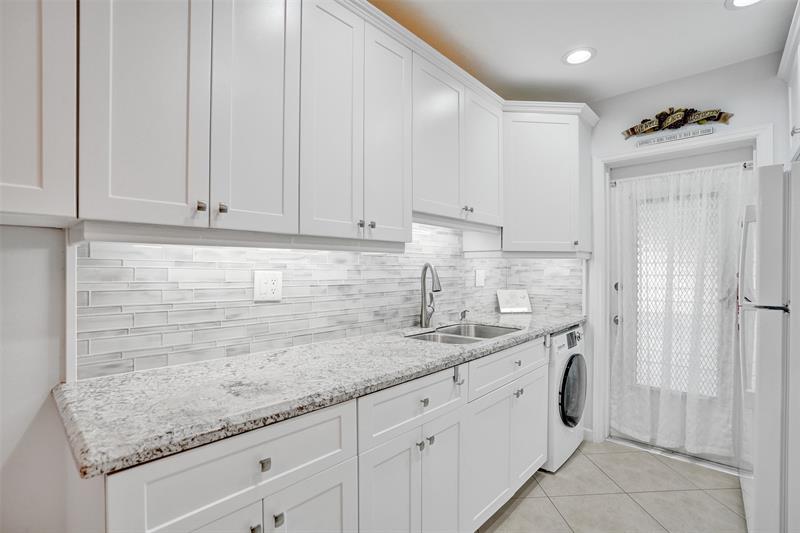 Image 12 of 78 For 935 9th Ave  16