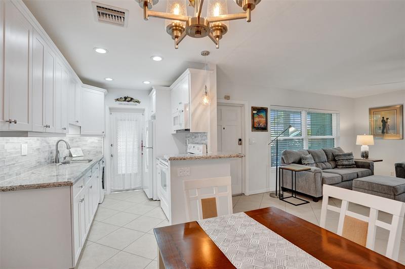 Image 14 of 78 For 935 9th Ave  16