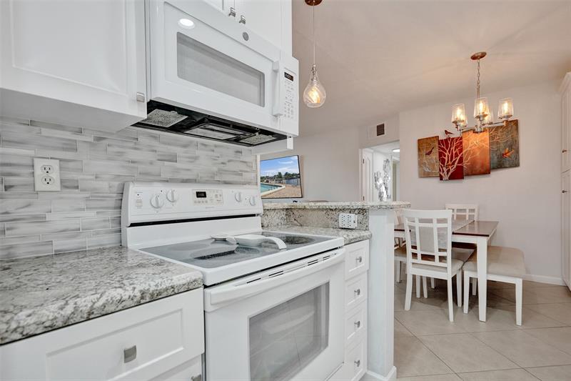 Image 15 of 78 For 935 9th Ave  16