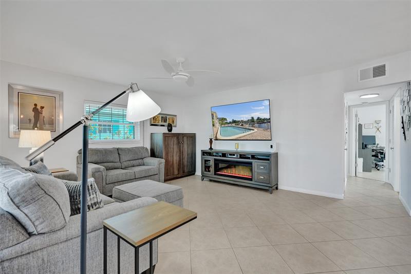 Image 19 of 78 For 935 9th Ave  16