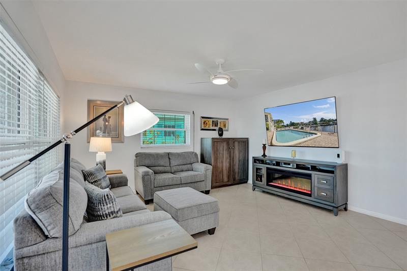 Image 23 of 78 For 935 9th Ave  16