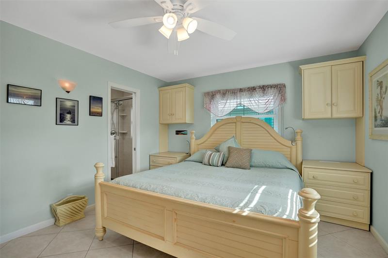 Image 30 of 78 For 935 9th Ave  16