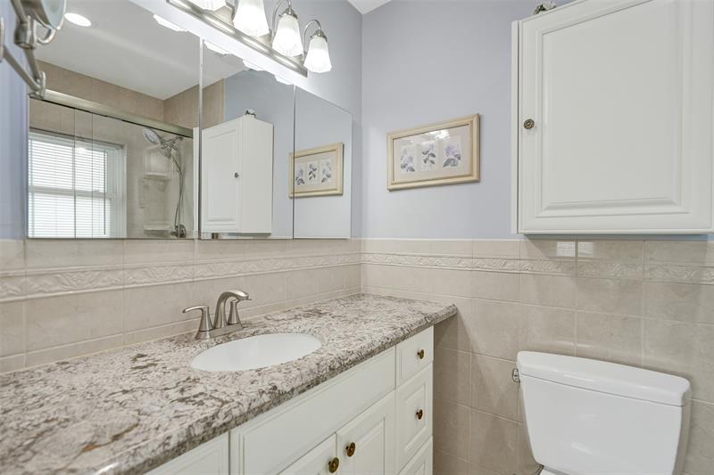 Image 33 of 78 For 935 9th Ave  16