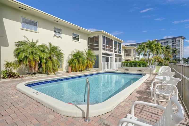 Image 60 of 78 For 935 9th Ave  16