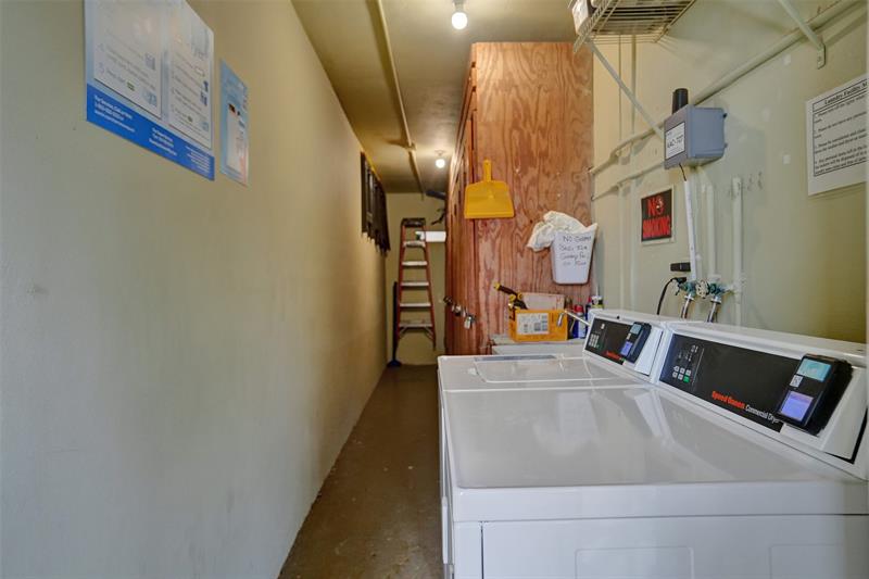 Image 63 of 78 For 935 9th Ave  16