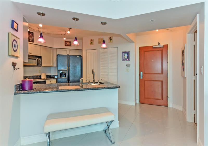 Image 11 of 51 For 347 New River Dr 2303