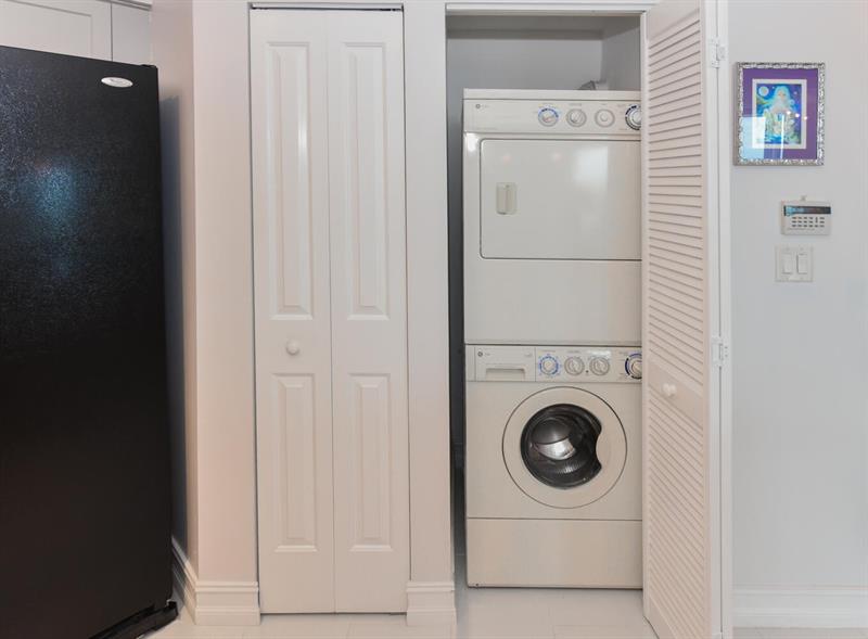 Image 13 of 51 For 347 New River Dr 2303