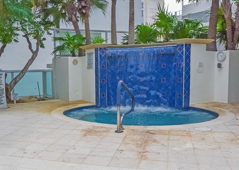 Image 37 of 51 For 347 New River Dr 2303