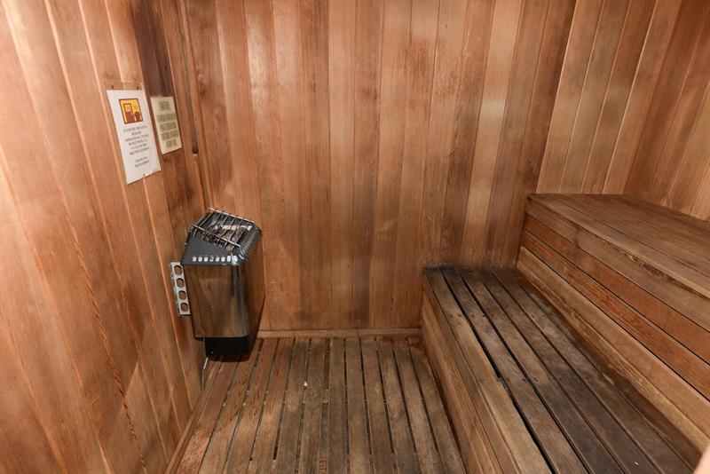 Image 39 of 51 For 347 New River Dr 2303