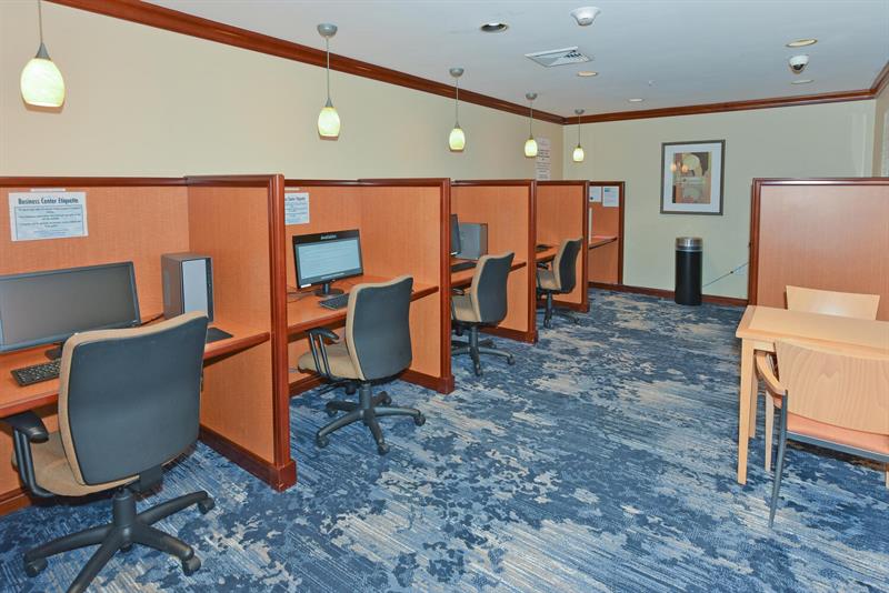 Image 43 of 51 For 347 New River Dr 2303