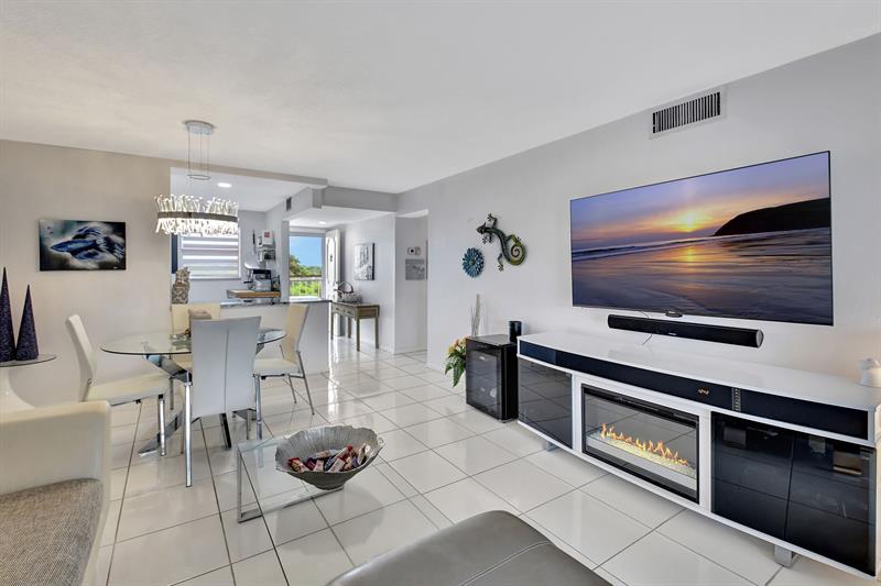 Image 2 of 64 For 2615 3rd Ct  411