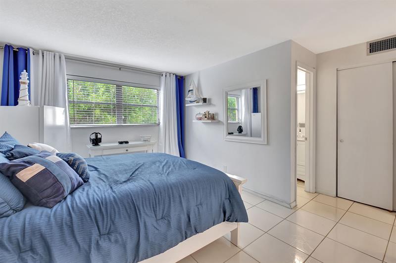 Image 22 of 64 For 2615 3rd Ct  411