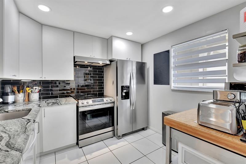 Image 7 of 64 For 2615 3rd Ct  411