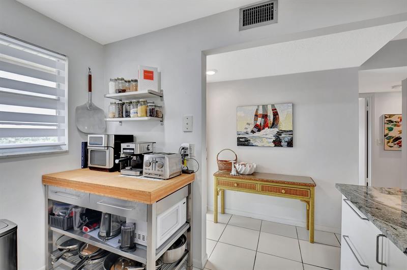 Image 9 of 64 For 2615 3rd Ct  411