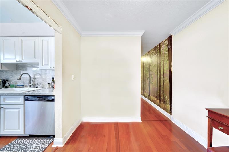 Image 10 of 30 For 2701 Middle River Dr  11