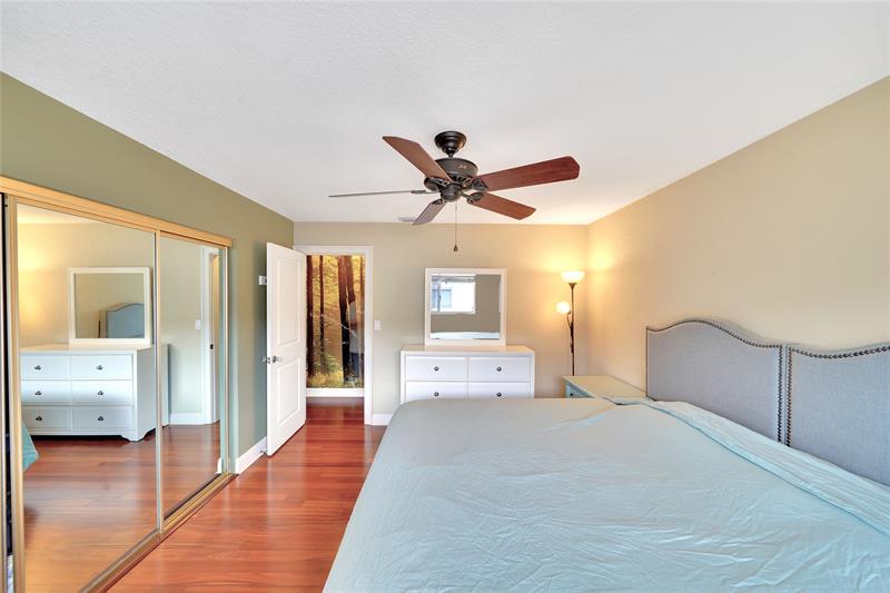 Image 13 of 30 For 2701 Middle River Dr  11